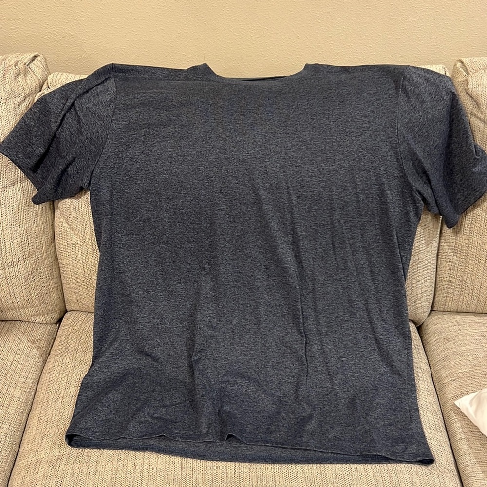 Men’s BCG Tess shirt size L.